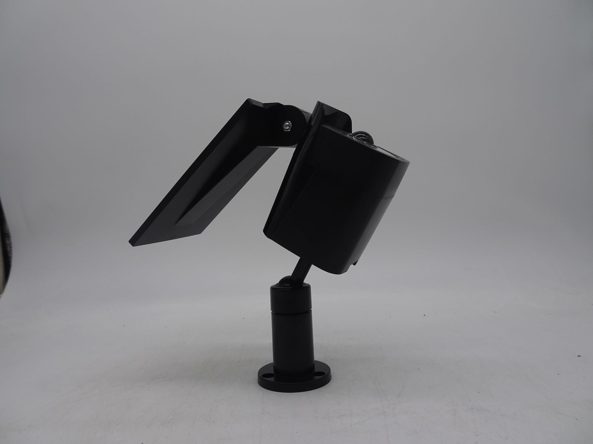 Camera falsa de supraveghere cu panou solar, senzor de miscare