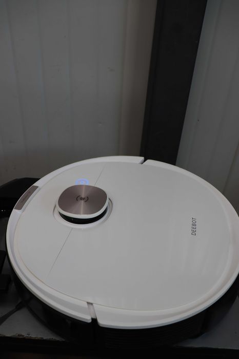 Прахосмукачка робот ECOVACS DEEBOT OZMO T8, ламинат/килими/Alexa