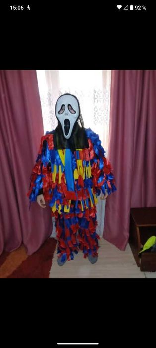 Vând costum mascat
