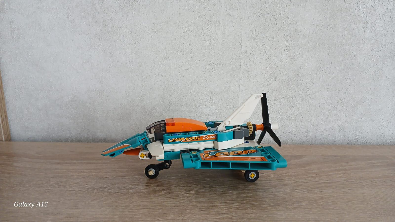 Lego Technic 42117 самолет