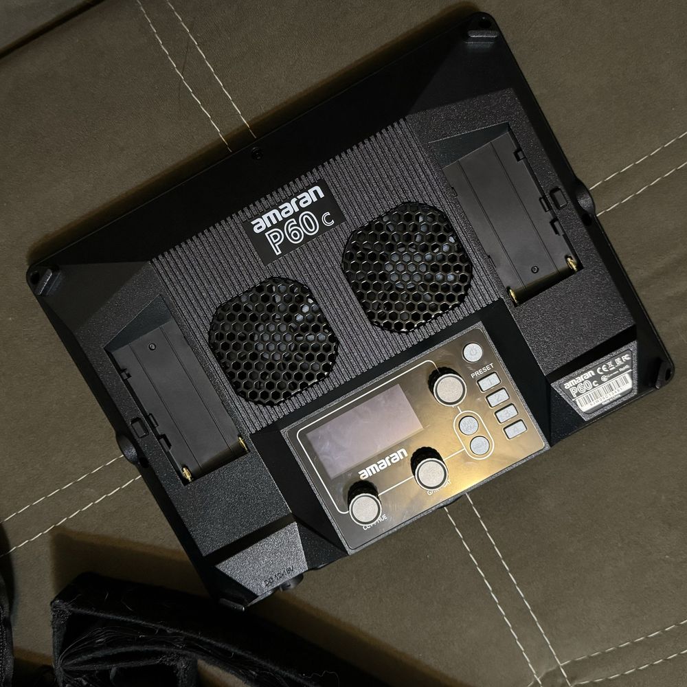Светодиодная панель Aputure Amaran P60c RGB