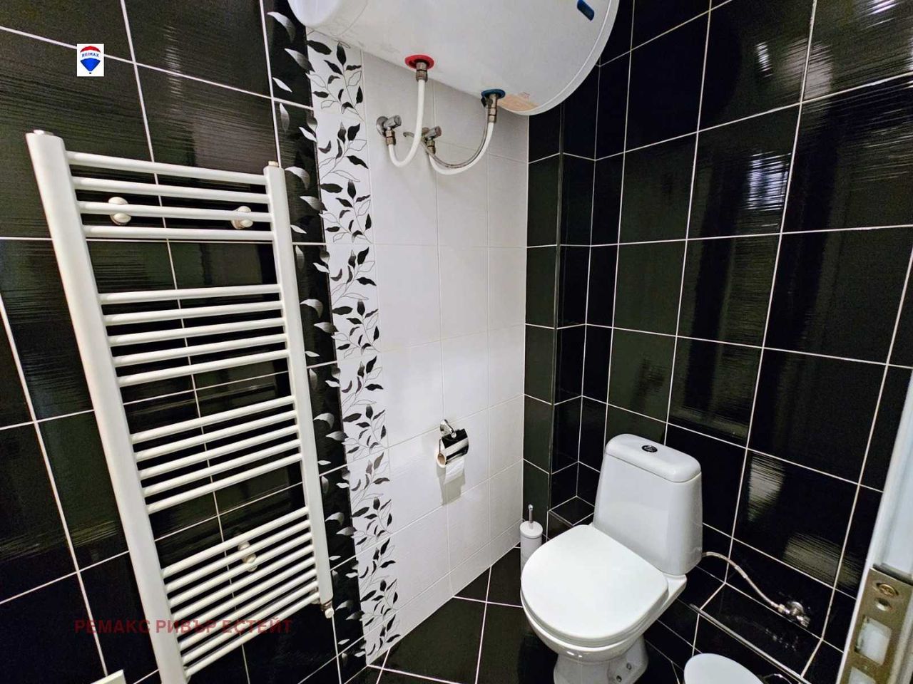 Дава се под наем Тристаен апартамент в Русе, Хъшове - 125 кв.м за 408 € - Снимка #10