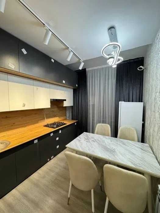 Сдаётся квартира 2 ком на Юнусабадском р-н 14 квартл петушок