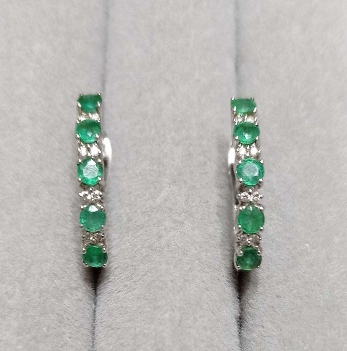 Продам серьги с натуральными изумрудами