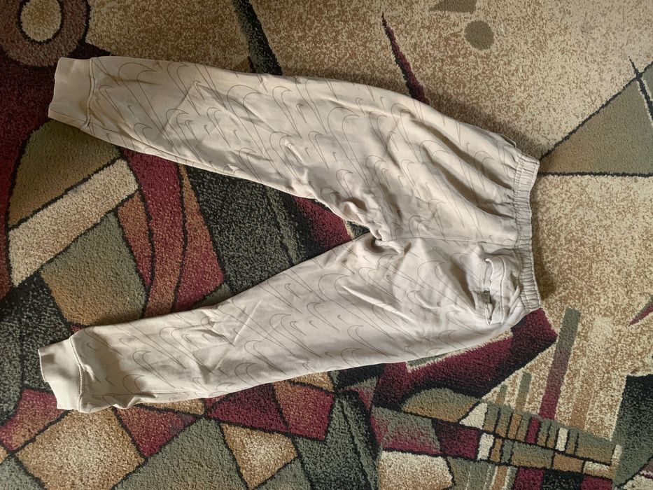 pantaloni nike crem