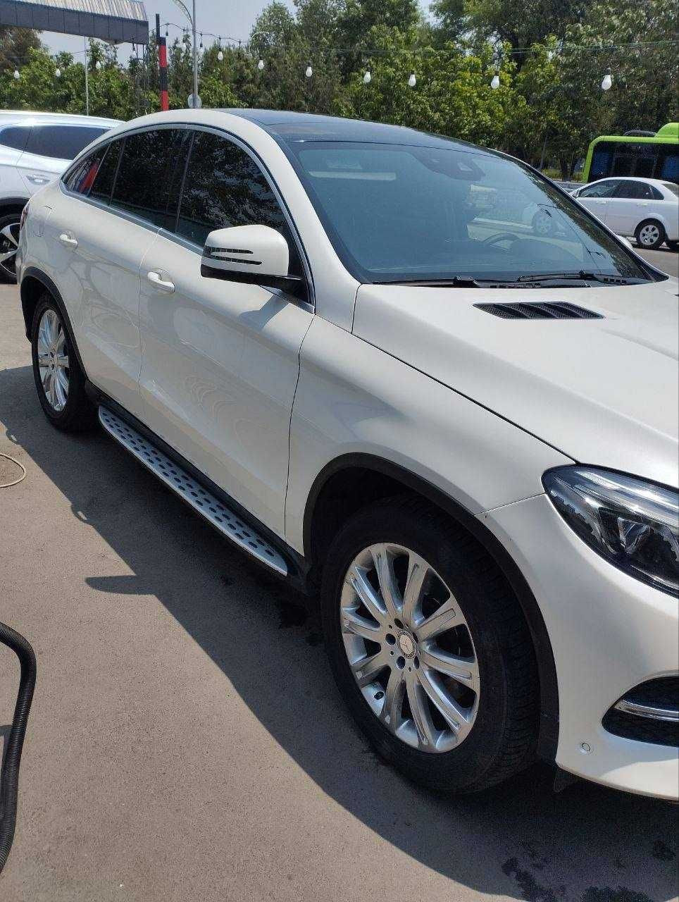 Mercedes-Benz 400 (купе-кроссовер)