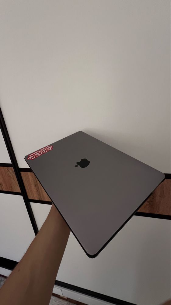 MacBook PRO m1 срочно. Жаксы состояние