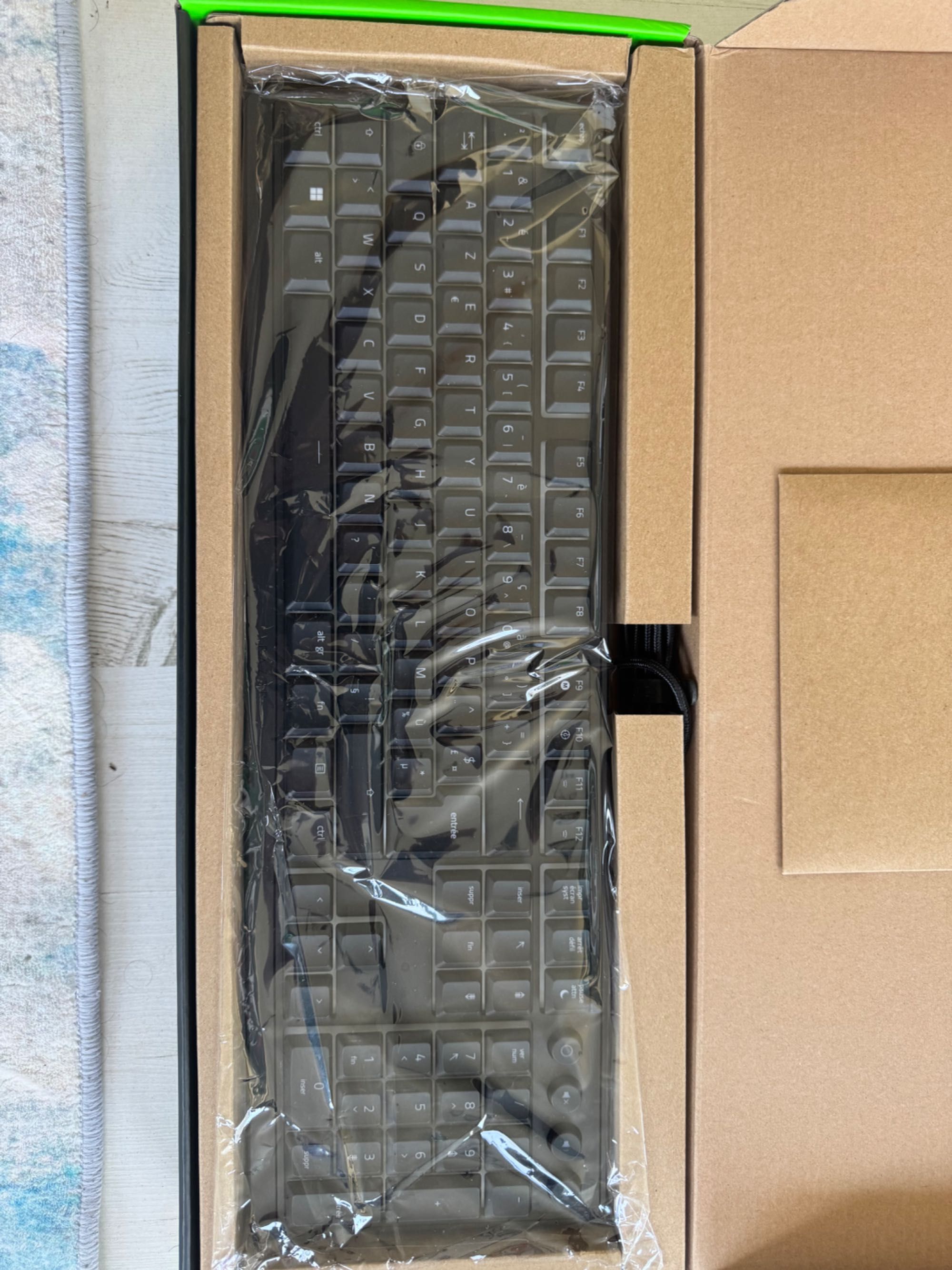 Чисто нова клавиатура razer ornata v3