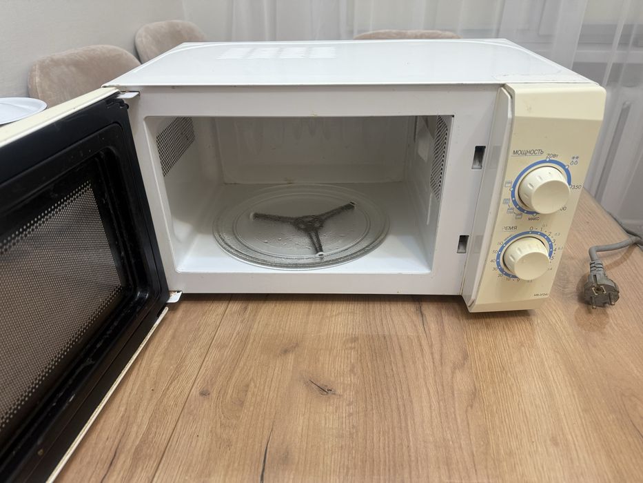 Продам микроволновую печь
