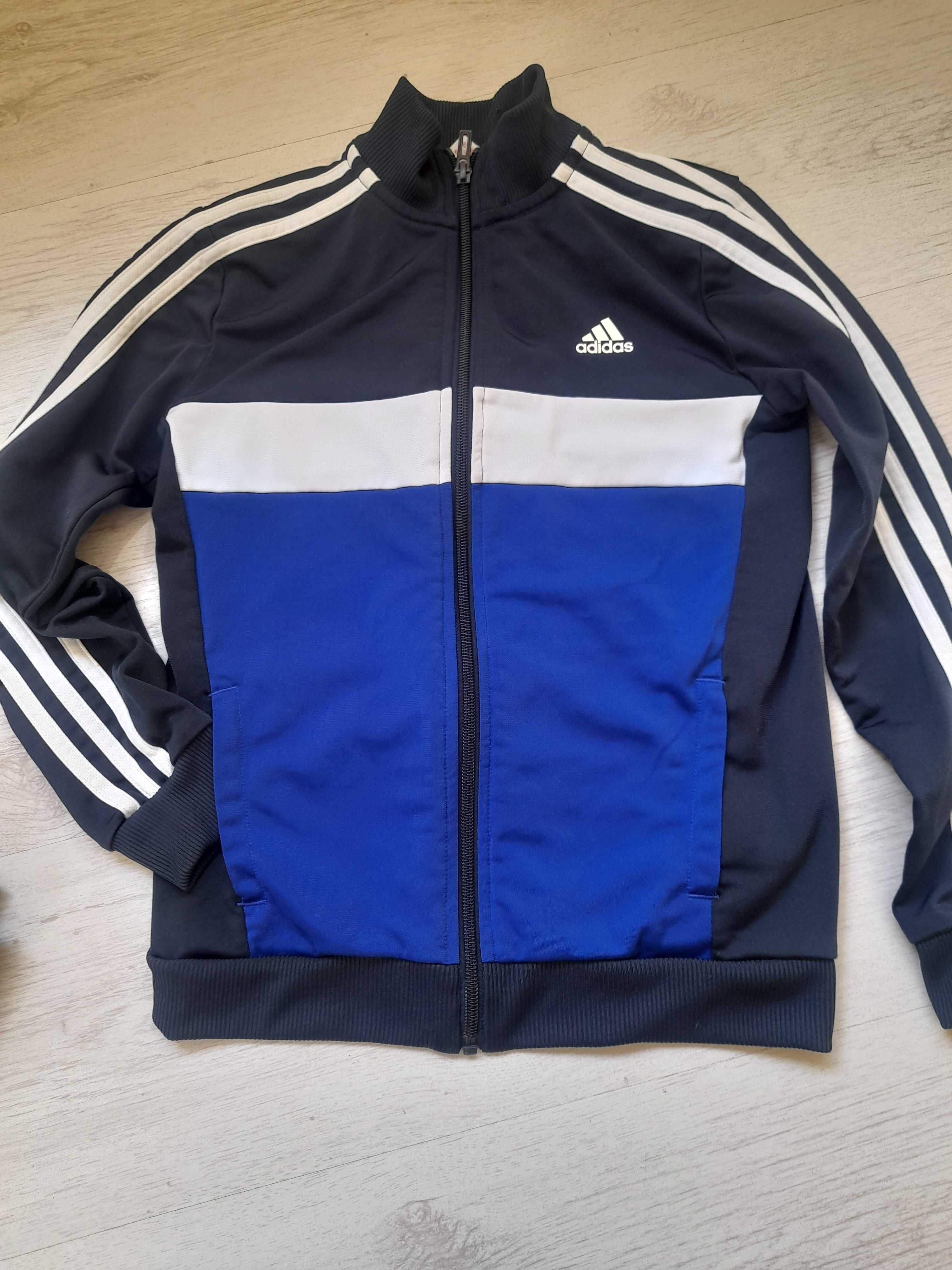 Страхотен Екип Adidas