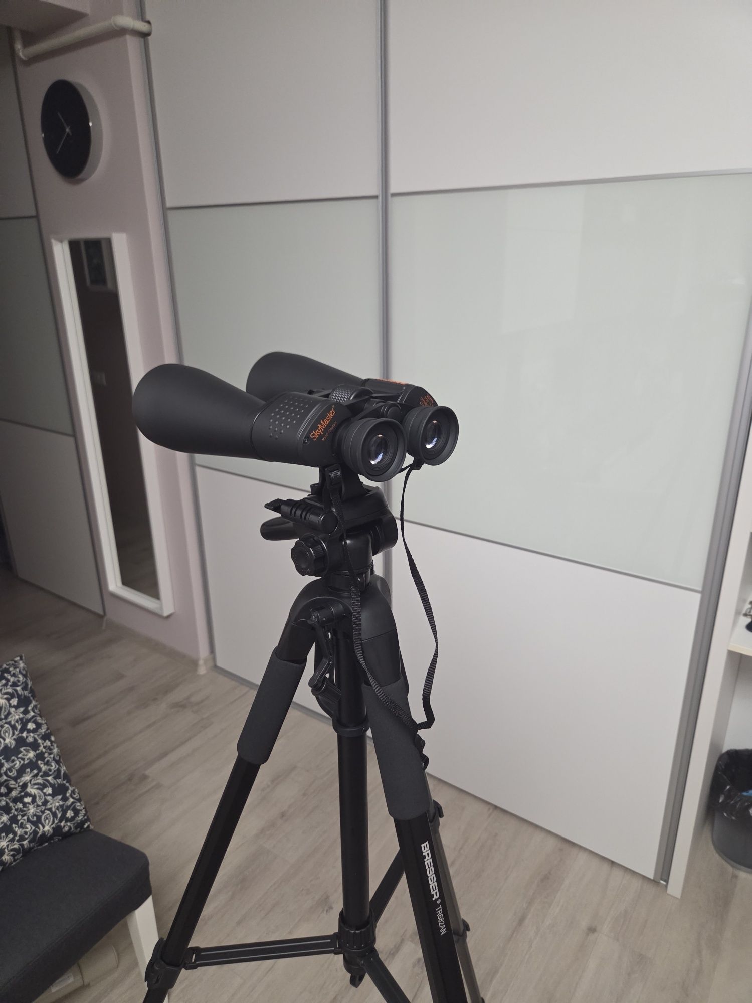 Binoclu Celestron si trepied Bresser