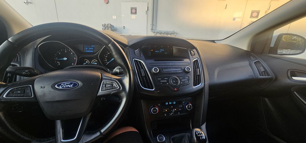 Vând/Schimb Ford Focus An2018 euro6 1.5D Combi 5200e Neg