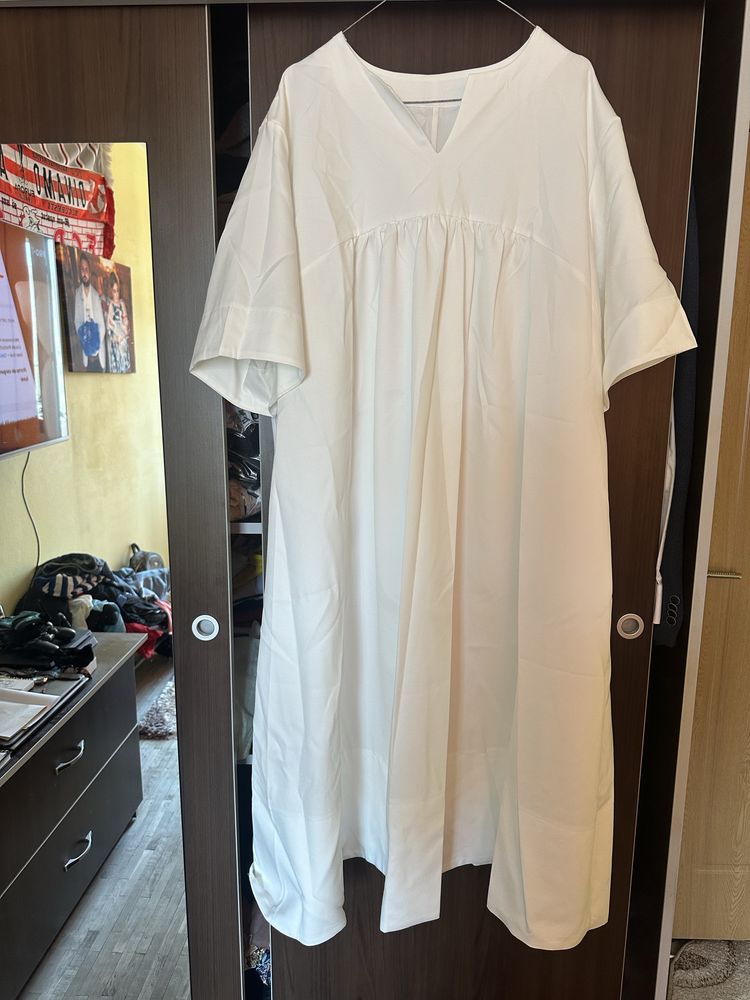 Vand rochie noua