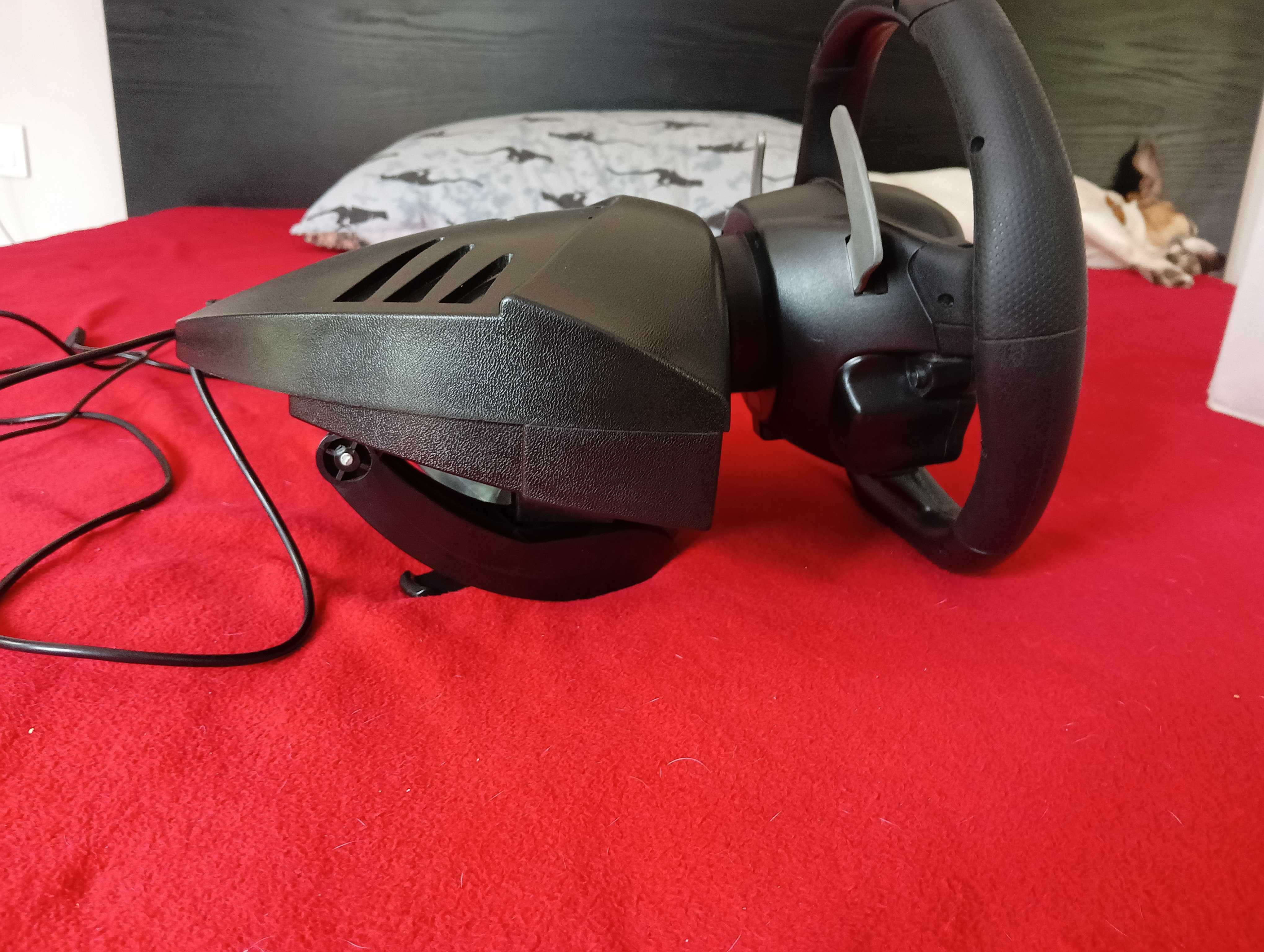 Геймърски волан Thrustmaster Ferrari за PS4/PC