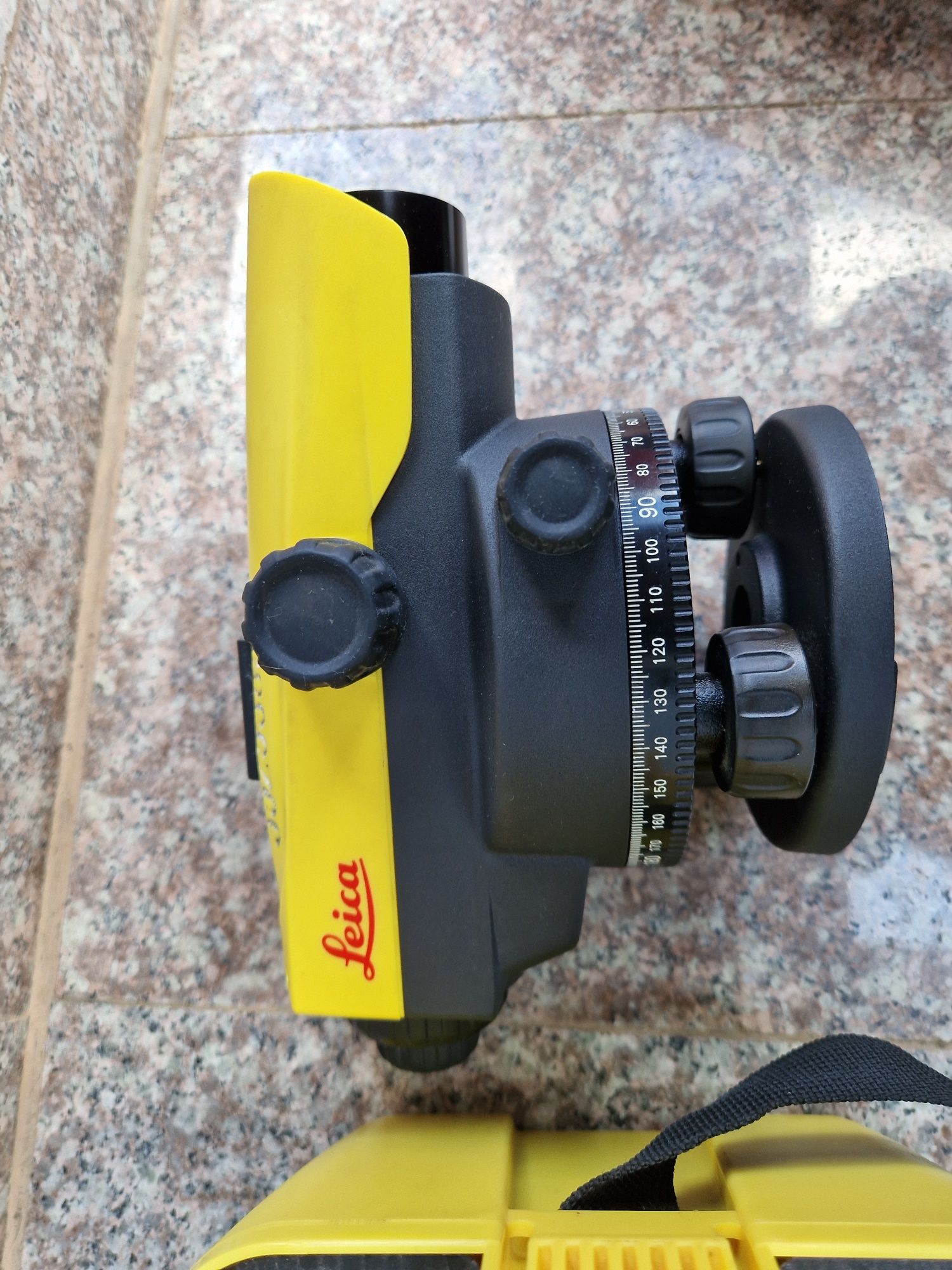 Leica nivela optica