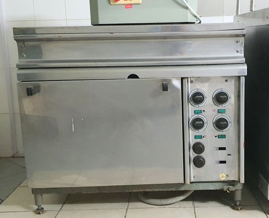 Электрическая плита ПЭМ 4-010 промышленная для общепита