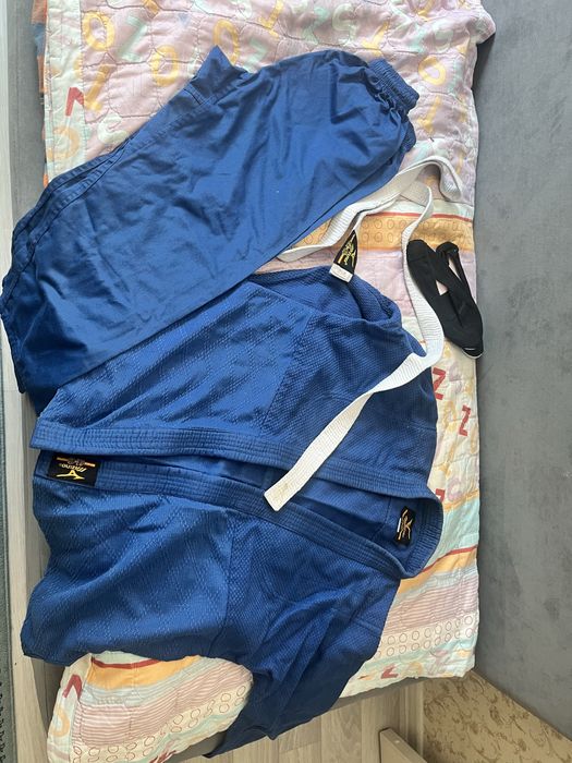 Кимоно для борьбы и дзюдо