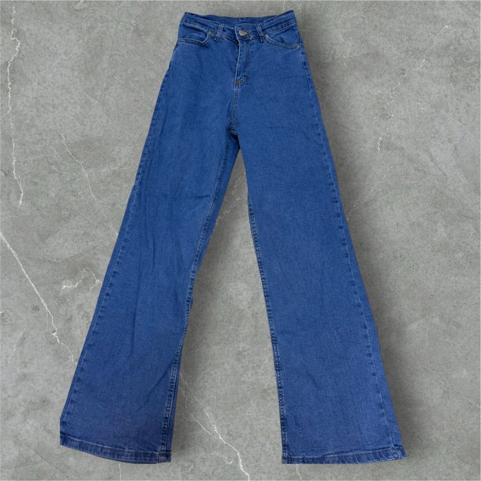 Тъмно сини дънки