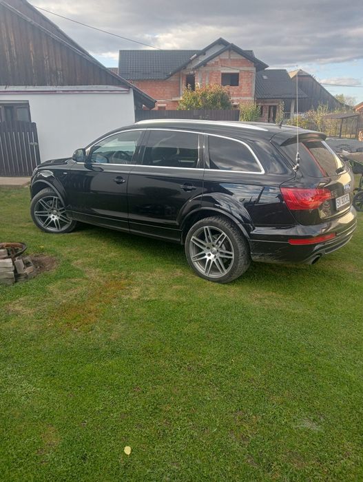 Vând Audi Q7 an 2013