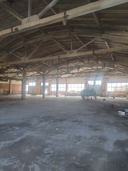 Сдам помещение под стоянку грузовой техники.