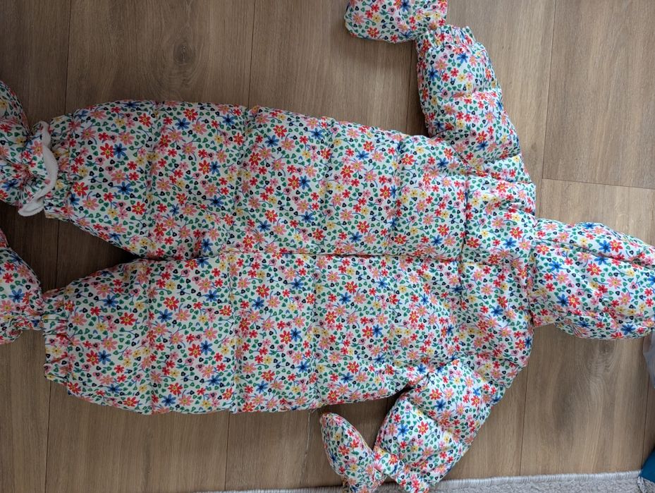 Overall/ combinezon baby GAP 0-6 luni puf și pene