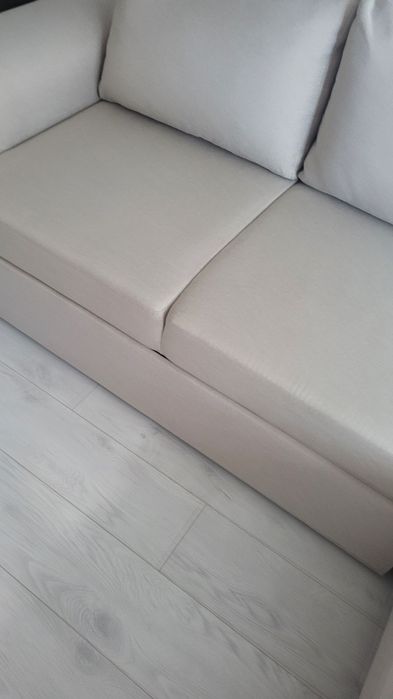 Светъл Ъглов   Диван