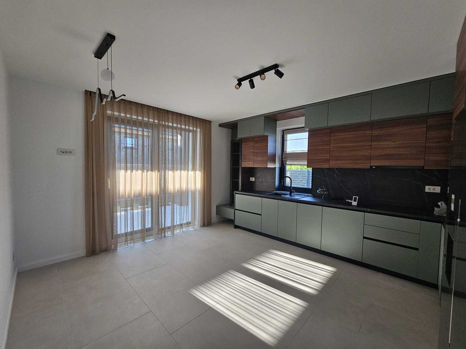 Vila de lux in complex privat Bucium-Visan,4 camere,3 bai, living 25mp