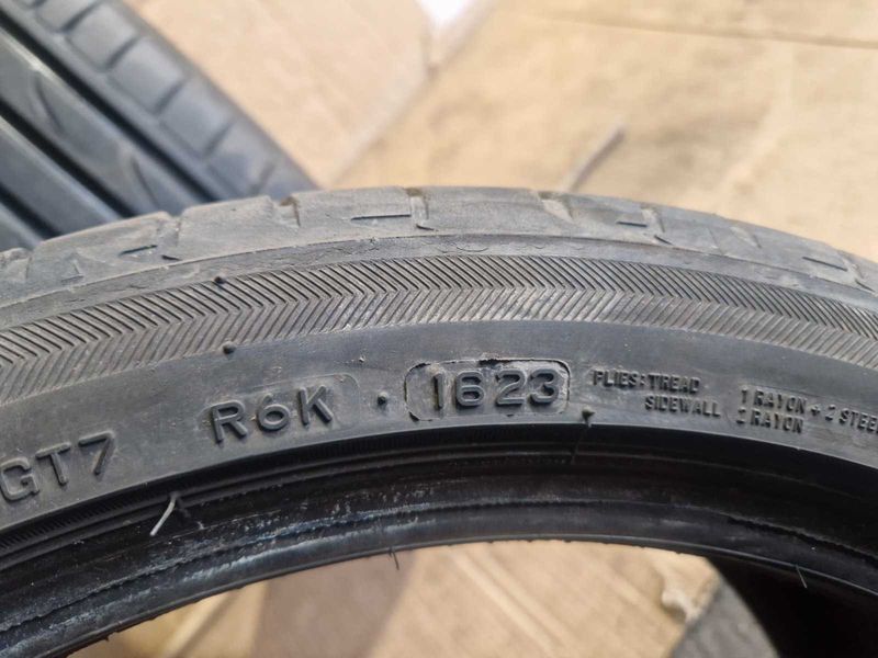 2 Bridgestone R18 225/40
летни гуми DOT1623