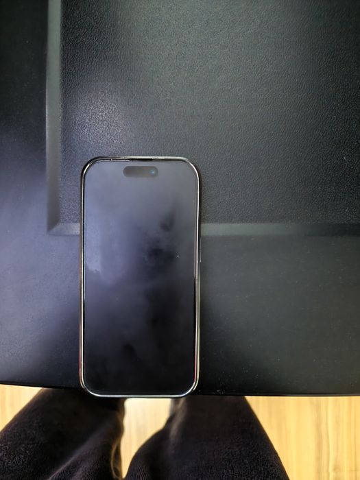 Vând iPhone 16 Black