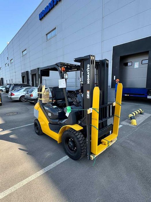 Дизельный погрузчик Komatsu FD20T-17