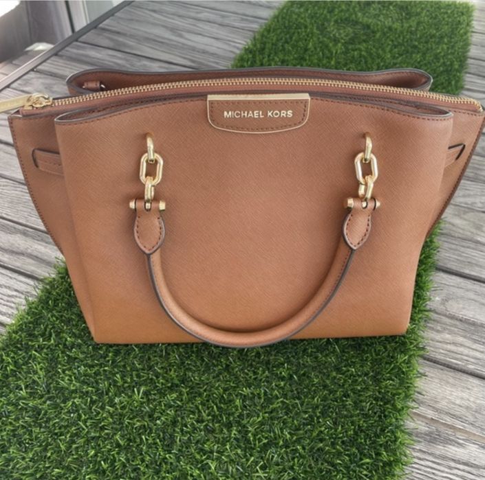 Genata Michael Kors