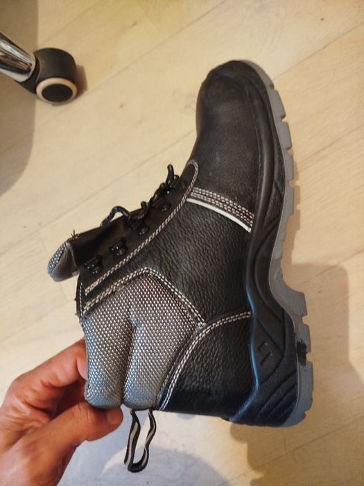 Ботинка осенний 43 р.