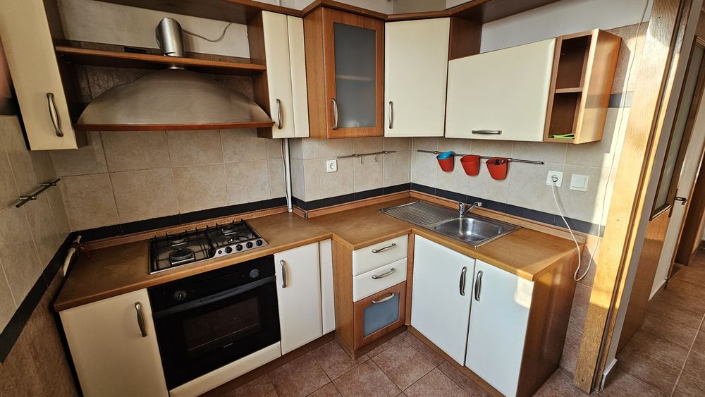 Apt 2 camere, Bucureștii Noi, in fața stației de metrou Jiului
