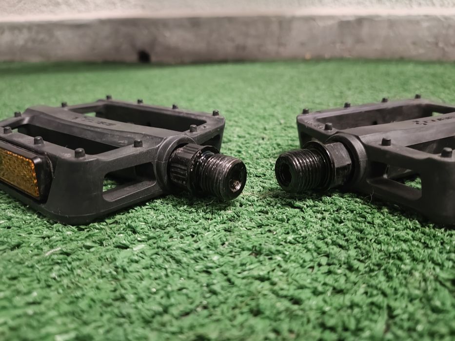 Обикновенни cube педали