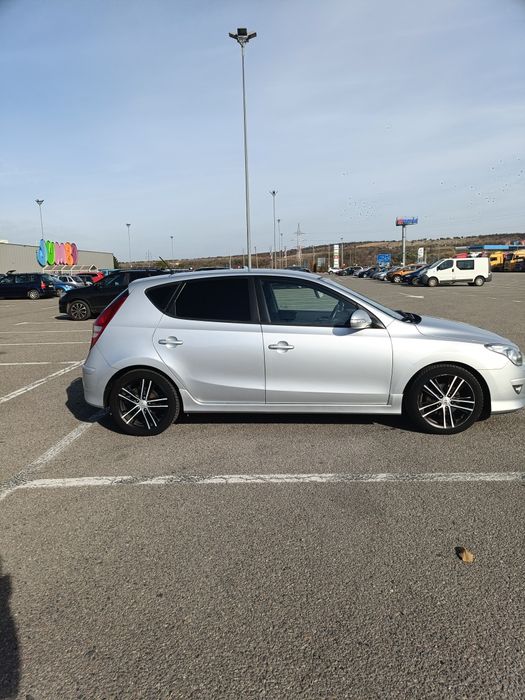 Vând Hyundai i30