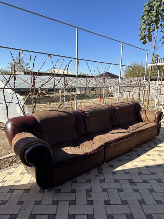 Срочно продам, Угловой диван