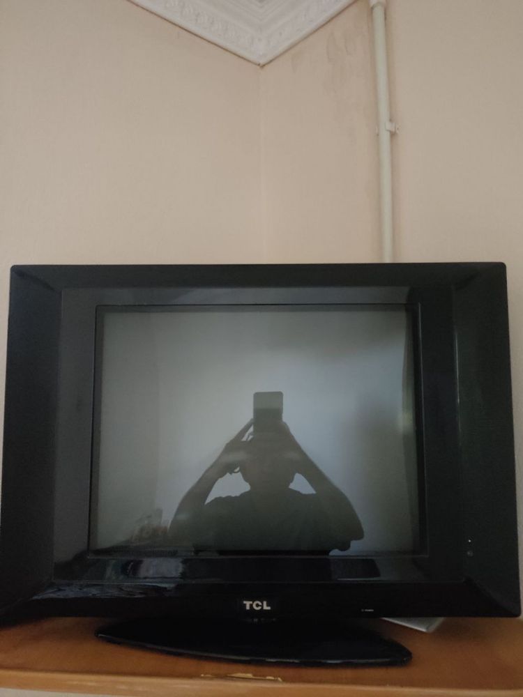 Продам телевизор TCL