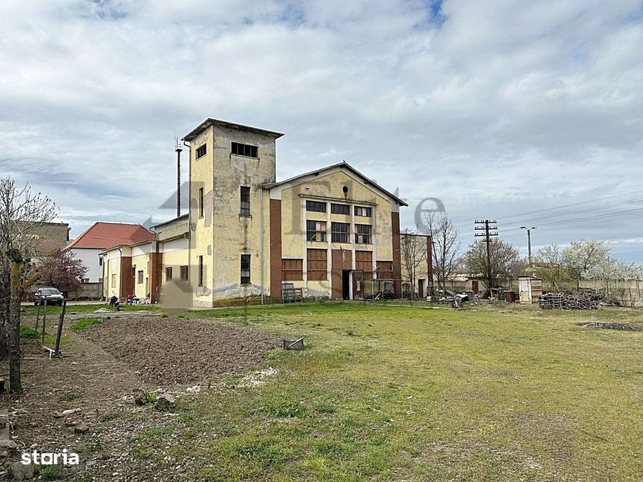 Hala cu teren de vanzare in zona Garii din Salonta