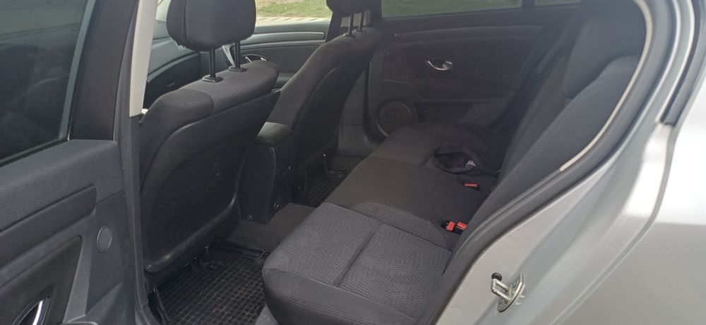 Vând Renault Laguna