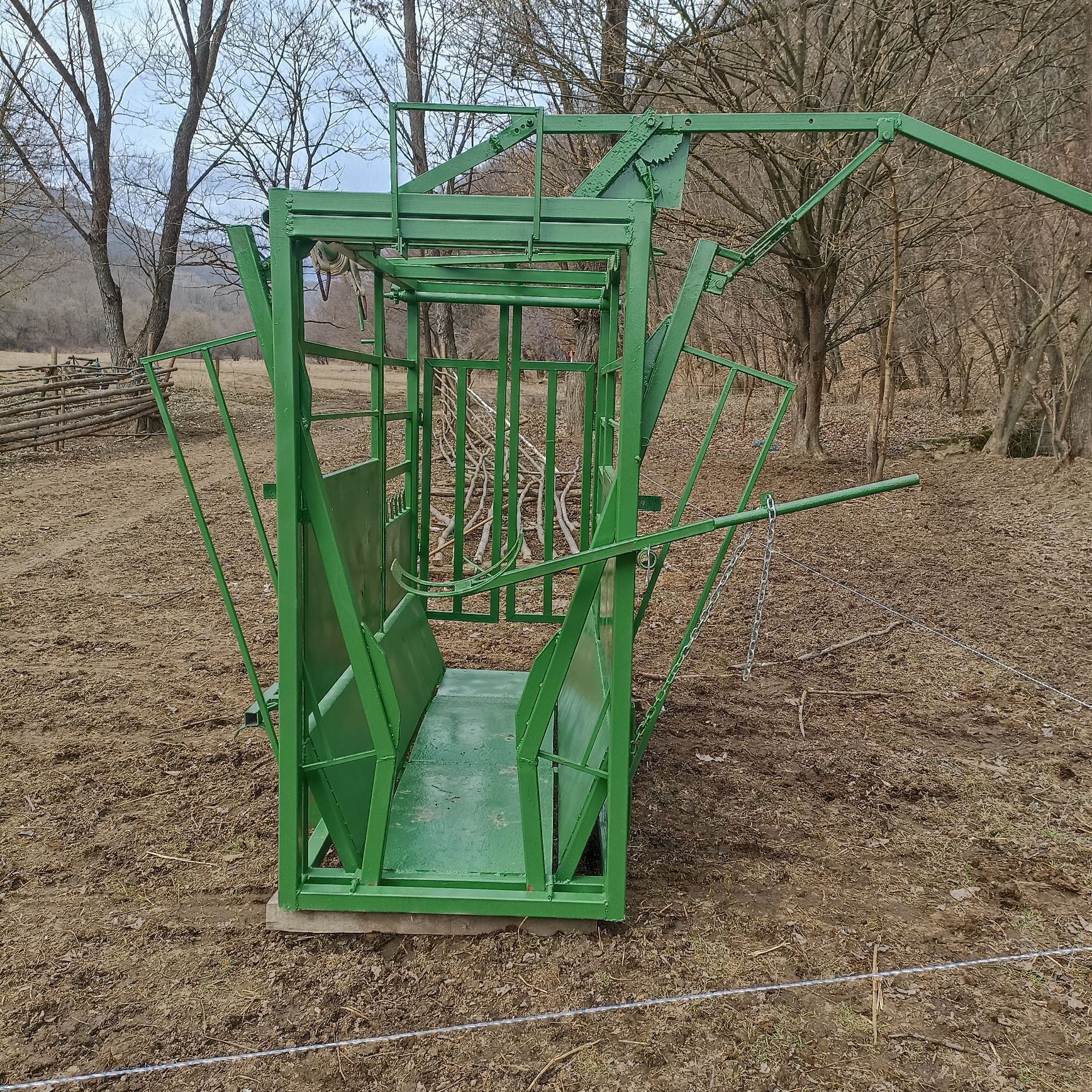 Vinde ștand contenție vaci