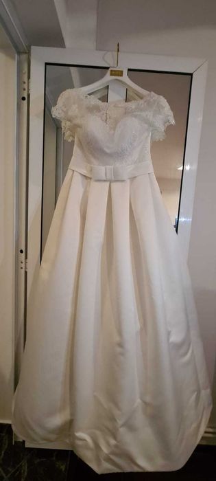 Vand rochie de mireasa designer spaniol Rosa Clara