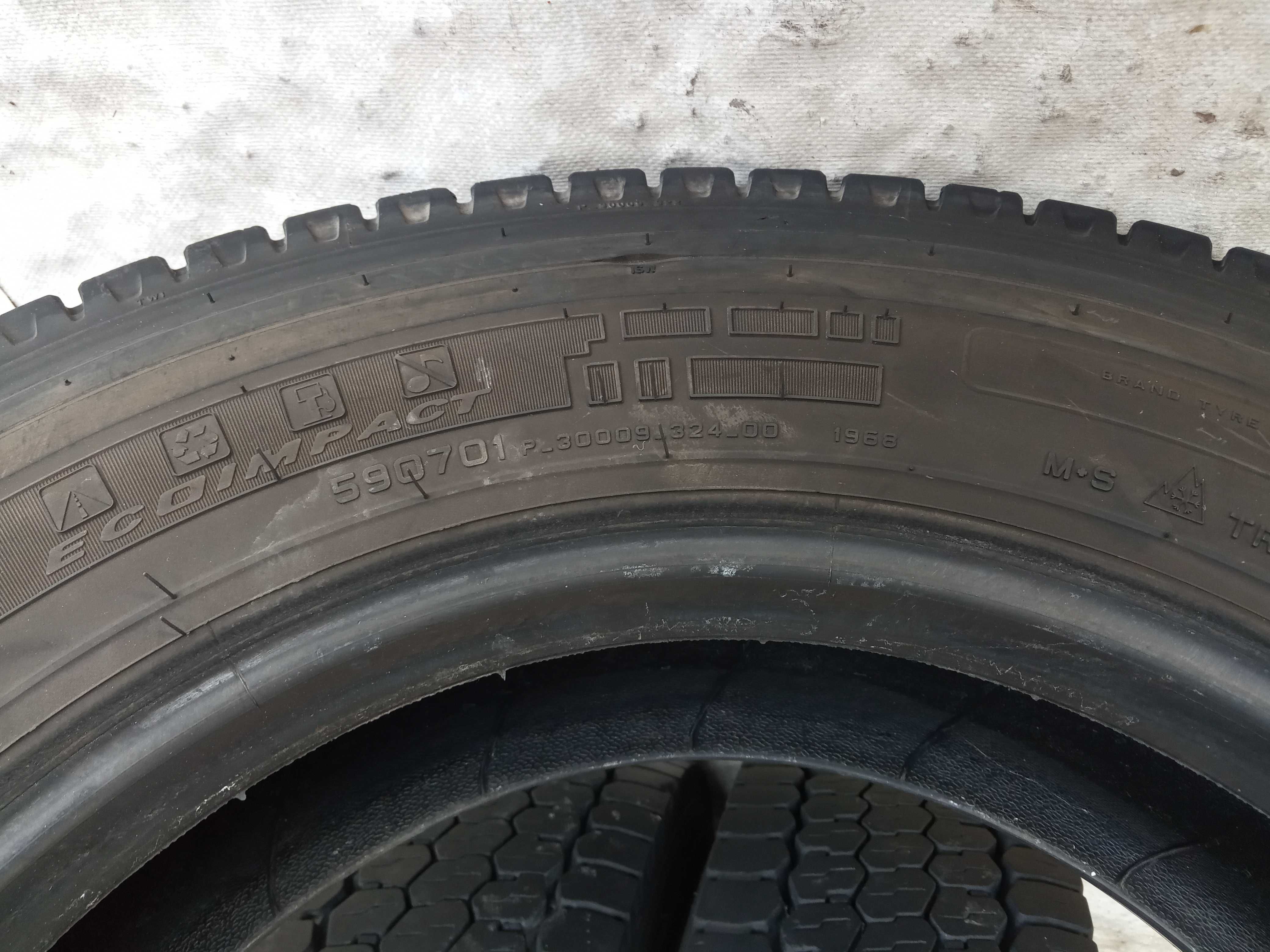 Тежкотоварни гуми 205/75R17.5 Pirelli Triathlon TR:01 124/122M 12PR