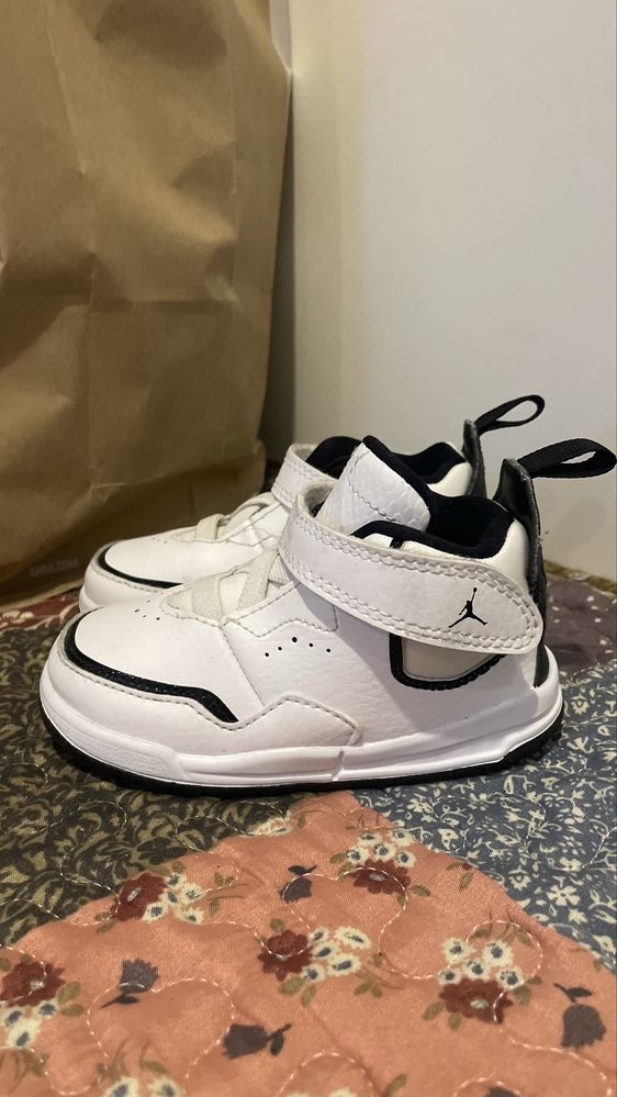 Детски обувки Jordan, номер 22