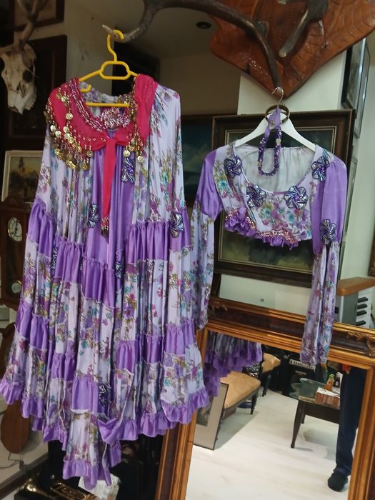 Vand 4 costume pentru dansatoare orientale