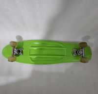 Скейтборд пластиковый зелёного цвета