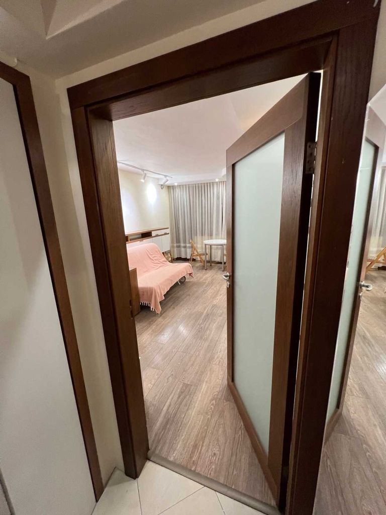 Дава се под наем Едностаен апартамент в София, Център - 41 кв.м за 290 € - Снимка #2