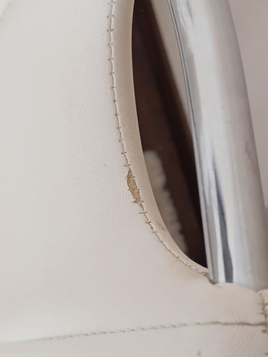 4 трапезни стол - общо 140 лв.