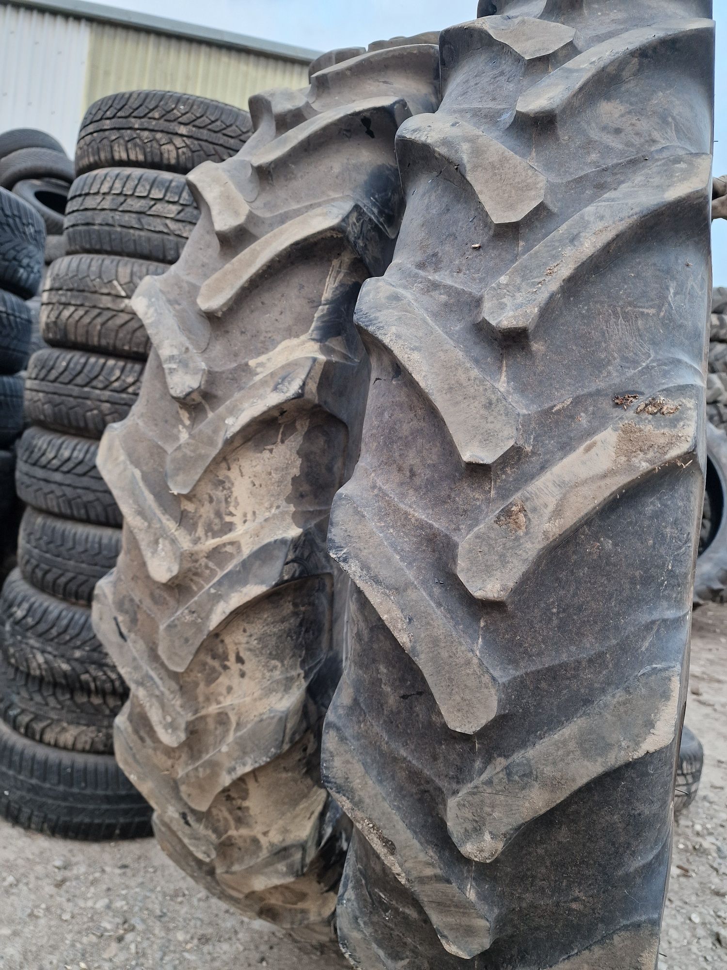 ANVELOPE tractor 11.2R42 (270/95R42)  marca Alliance