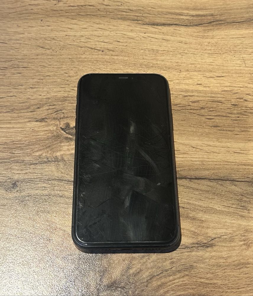 Обменяю iphone 11 64gb