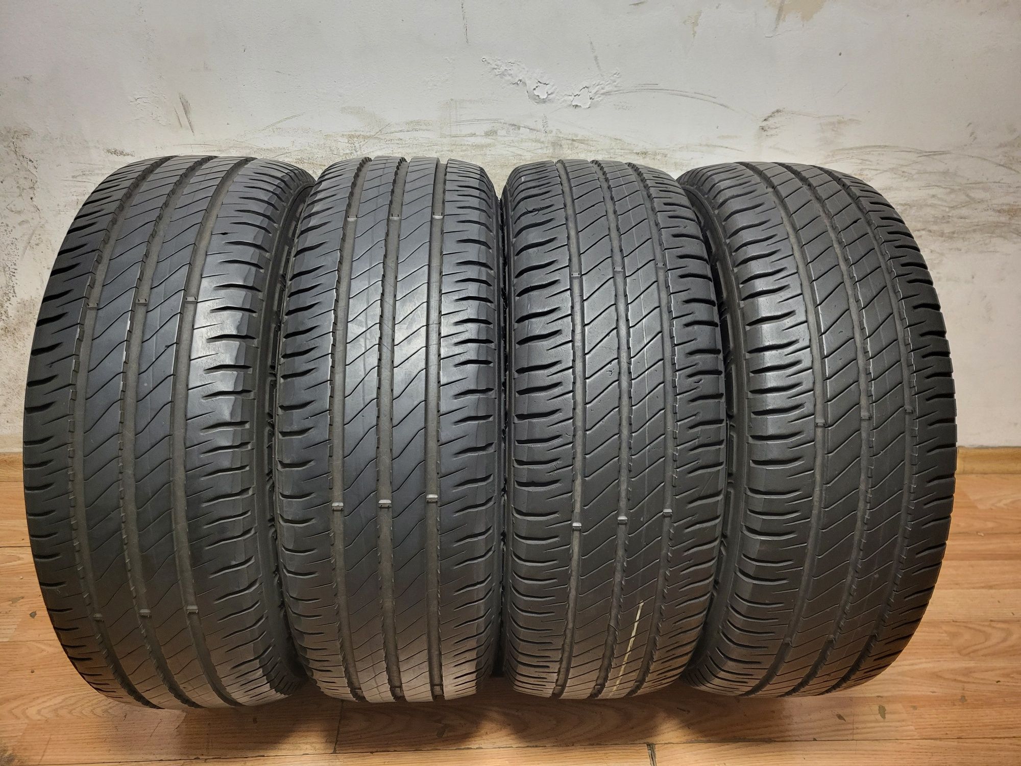 215/65/16C Michelin / летни гуми бус